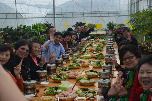 各区会长享用原生态午餐 各区会长享用原生态午餐